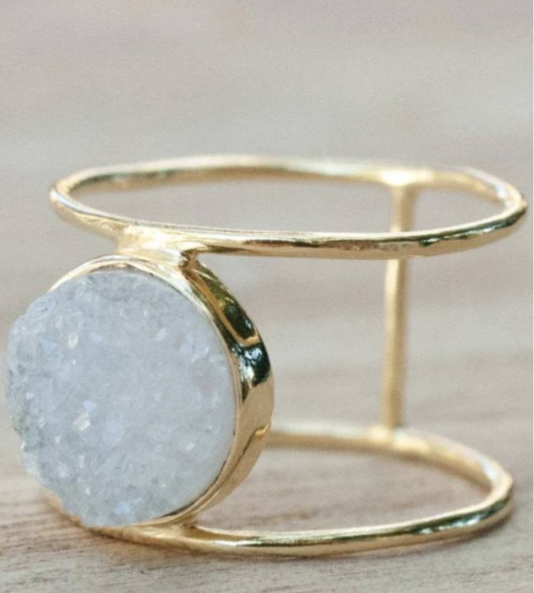 Vakker White Druzy 18K Goldplated over sterling silver Ring - modell " Helen "