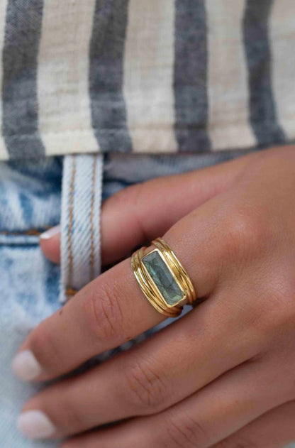 Ny & Trendy 18K Goldplated Ring - Modell "Jani" med Labradorite