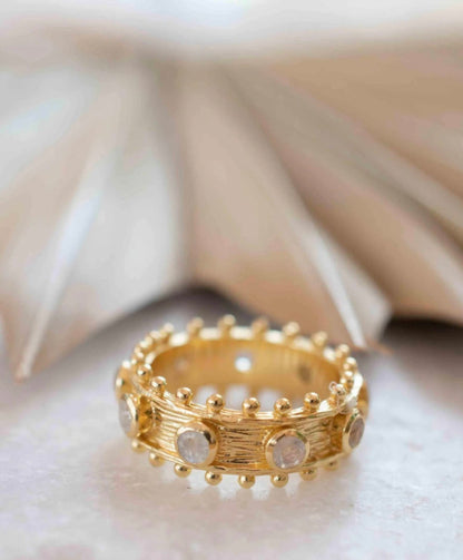 Ny & Trendy Mareshia Design 18K Goldplated Ring - med Moonstones
