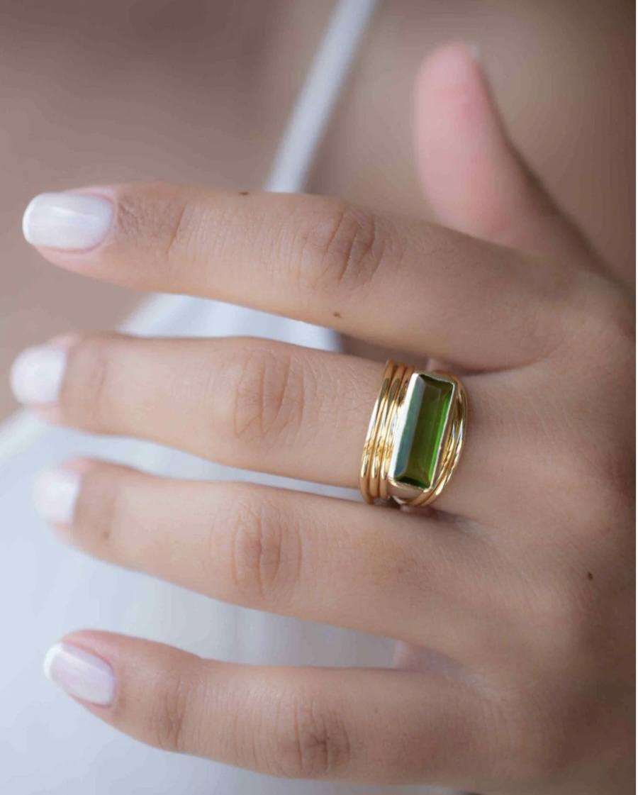 Ny & Trendy 18K Goldplated Ring - Model "Jani" Peridot Hydro ( Lab Created ) sten