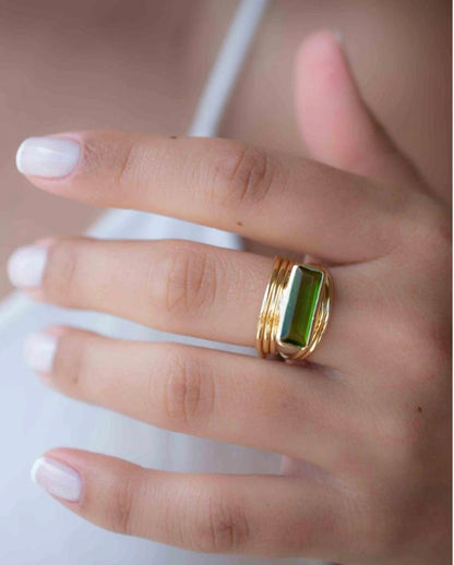 Ny & Trendy 18K Goldplated Ring - Model "Jani" Peridot Hydro ( Lab Created ) sten
