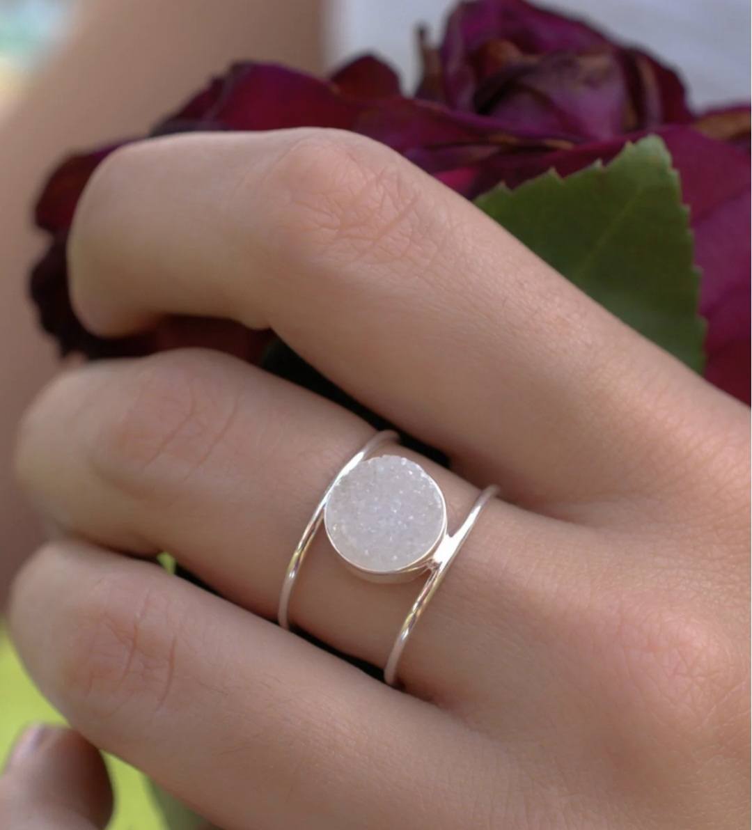 Vakker White Druzy 18K Goldplated over sterling silver Ring - modell " Helen "