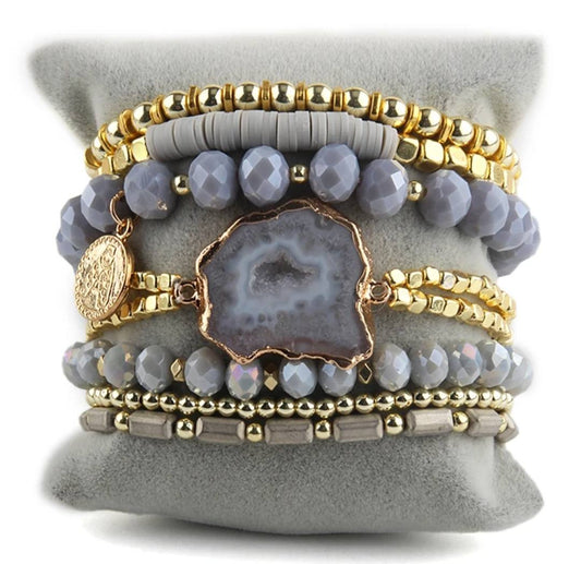 Nye, BoHo Mediterraen 5 rader, fleksible armbånd med druzy Agat sten og decor, Grey Design