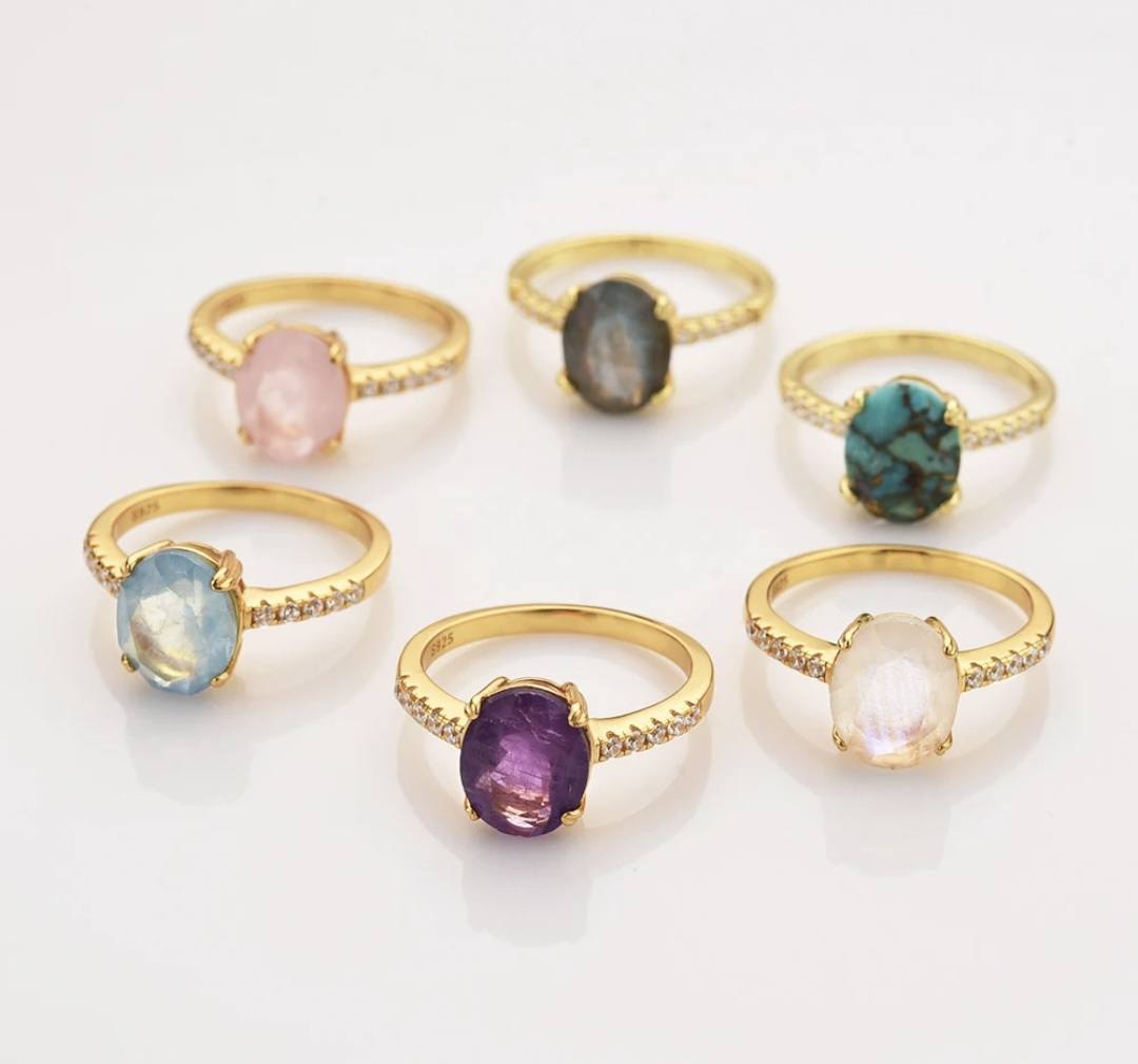 Ny & Trendy 18K Goldplated ( 925s Silver ) Art Deco Vintage Ring - med oval 8x10mm Labradorite Quartz sten og Zirkoner