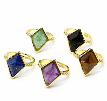 Nye MICCI Design Natural Triangel Sort Obsidian Stone Ring, 18K Goldplated, one size - justerbar