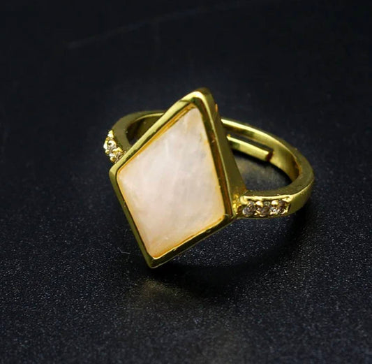 Nye MICCI Design Natural Triangel Rose Quartz Stone Ring, 18K Goldplated, one size - justerbar