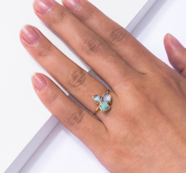 Nye, hÅndlagede rustik Rosegull Ringer med Wildflower Raw Opal Cluster Stone