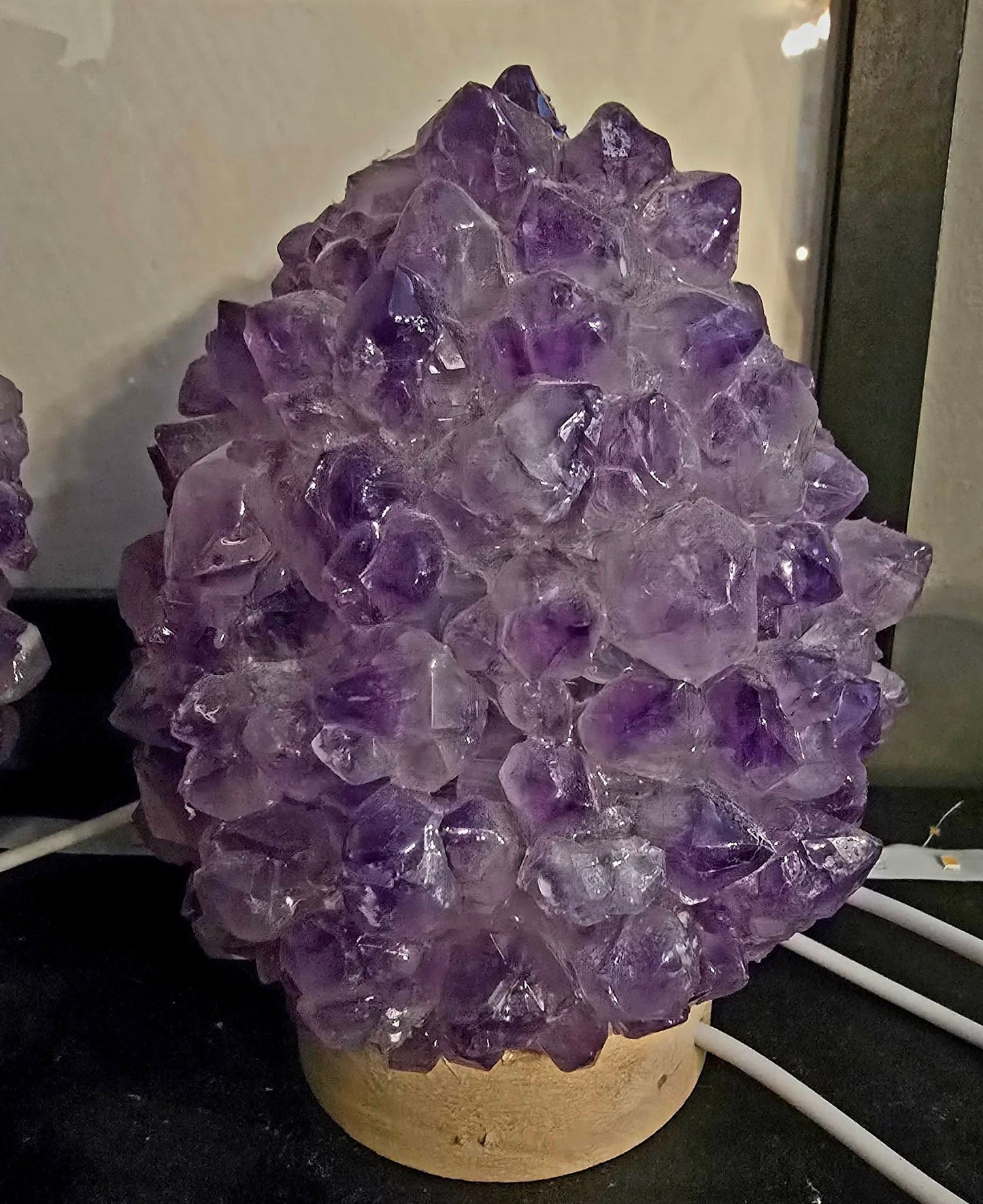 Unik, håndlaget Rå Ametyst BUD Crystal Led Lamp m/trebase og usb, ca. 13x10cm - 500gram, Medium Size, vario lys ( Hvit, Purple, Green, Blue )