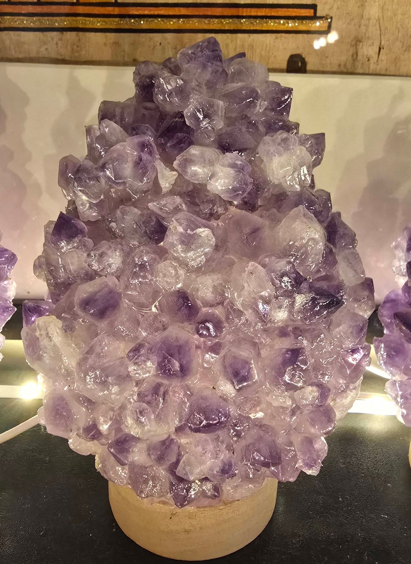 Unik, håndlaget Rå Ametyst BUD Crystal Led Lamp m/trebase og usb, ca. 15x10cm - 800gram, Large Size, vario lys ( Hvit, Purple, Green, Blue )