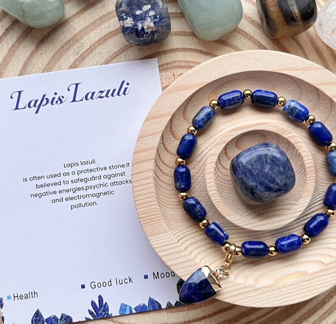 Enkle, fleksible Design Armbånd med naturstener og charms, Lapis Lazuli