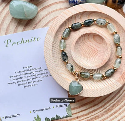 Enkle, fleksible Design Armbånd med naturstener og charms, Prehnite