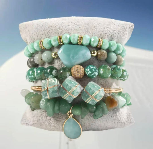 Nye, BoHo Mediterraen 5 rader, fleksible armbånd med druzy Green Agat / Fluorite sten og Decor Design