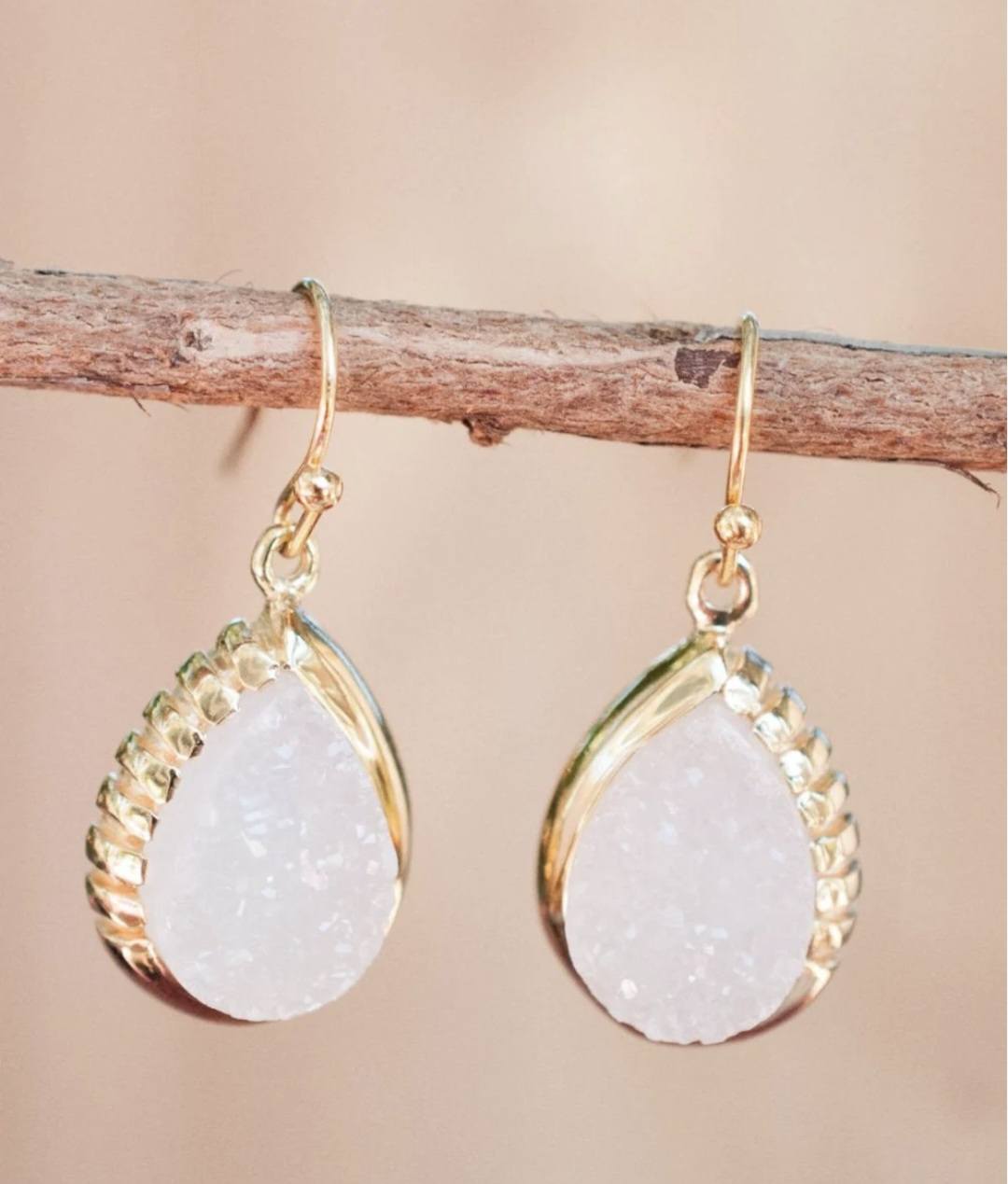 CILA " Skye " Design Armbånd w/, Druzy White, 18K Gold Electroplated