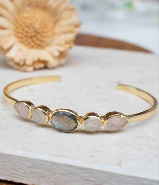 CILA " Luiana" Design Armbånd w/ Moonstone, Labradorite & Rose Quartz, ,5 Stone Design, 18K Gold Electroplated