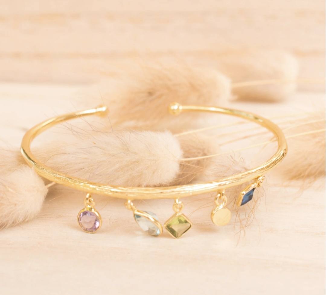 CILA " Emma " Design Armbånd w/, Ametyst, Blue Topaz, Peridot, Iolite Hydro, 18K Gold Electroplated&nbsp;