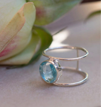 Håndlaget, Designring med Blue Topaz ringdesign Sterling Silver, Model " HELEN "
