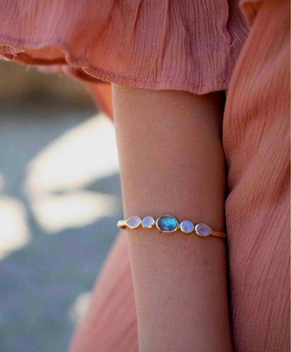 CILA " Luiana" Design Armbånd w/ Moonstone, Labradorite & Rose Quartz, ,5 Stone Design, 18K Gold Electroplated