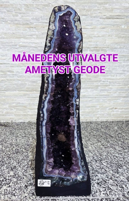 Månedens Utvalgte / Inntil 40% OFF - AMETYST GEODE - Total Weight 31.6kg - 69cm Høy - 23cm bredde - 23cm Dybde