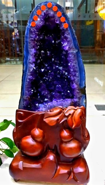 Supervakker AAA High Quality Uruguay Ametyst Geode Size 63 * 29cm, weight 29.5kg, including base