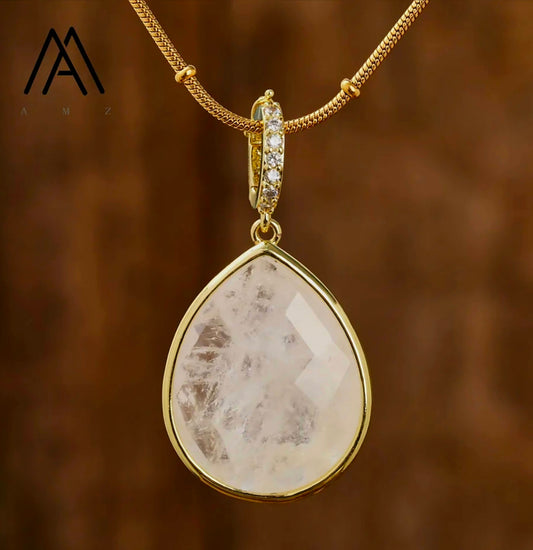 MICCI Design Tear Drop Stone Kjede, 18K Goldplated, 20mm Clear Quartz Solitaire anheng