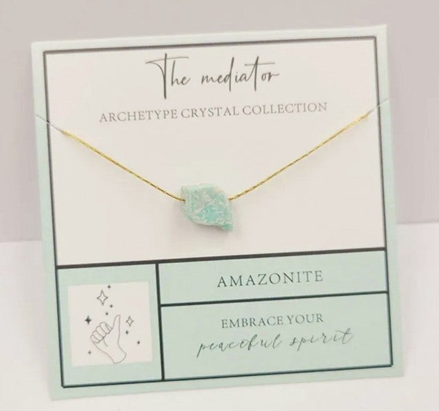 Vakkert og enkelt Birthstone Gold Designkjede m/RÅsten - Amazonite - Tynt kjede, 8 - 13mm rÅstener