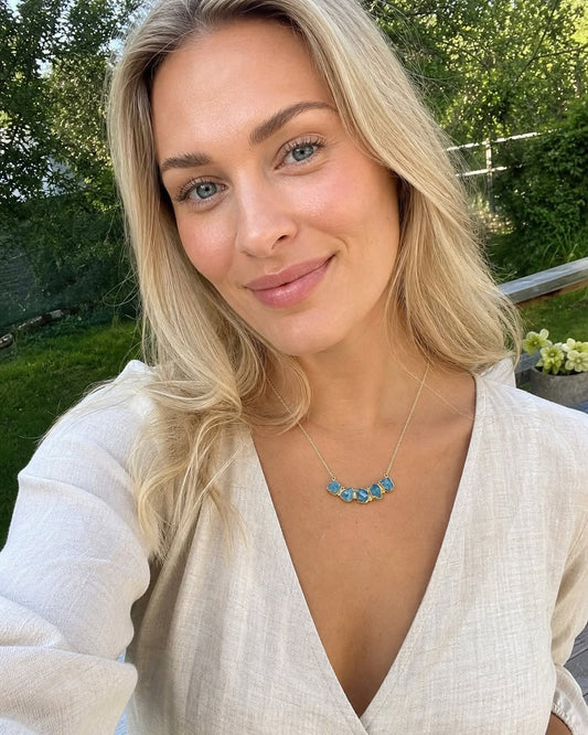 Nytt, vakkert Cila Designkjede i Raw 5 stone Aqua Chalsedony , 18K Goldplated