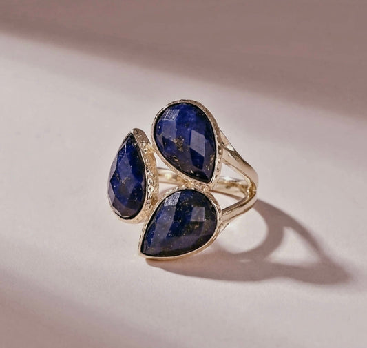 Nye MICCI Design Natural Stone Rings, 18K Goldplated, one size - justerbar, Three Stone Design, Lapis Lazuli
