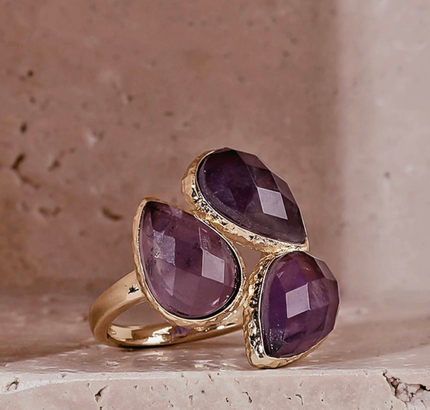 Nye MICCI Design Natural Stone Rings, 18K Goldplated, one size - justerbar, Three Stone Design, Ametyst