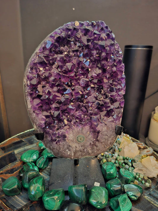 MÅNEDENS UTVALGTE / Natural Uruguayan Amethyst Cluster with Deep Purple Crystals - MWS1328, 2KG - 24x14cm