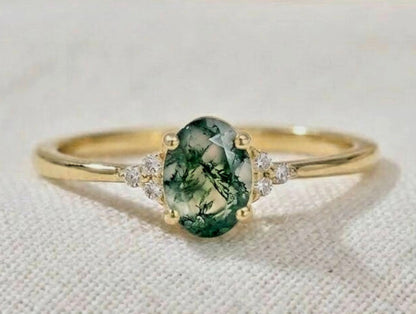 Ny & Trendy 14K Goldplated ( 925s Silver ) Art Deco Vintage Ring - med oval 8x10mm Green Moss Agate Quartz sten og Zirkoner
