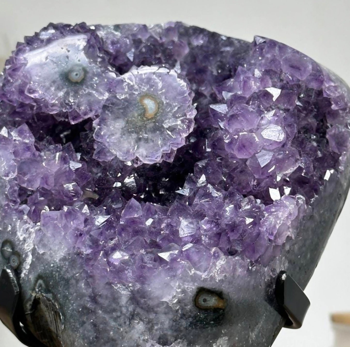 Beautiful Amethyst Stone woth Stalactite Eyes - MWS1337, 1.8kg - 18x14x11cm