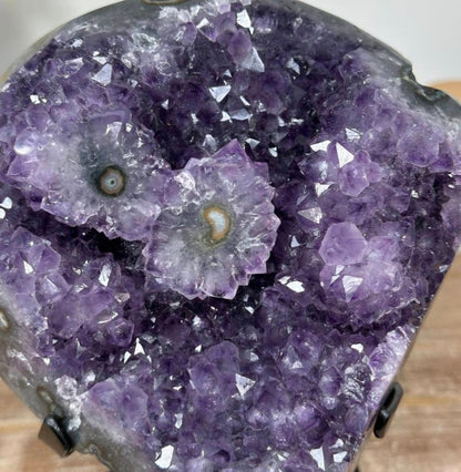 Beautiful Amethyst Stone woth Stalactite Eyes - MWS1337, 1.8kg - 18x14x11cm