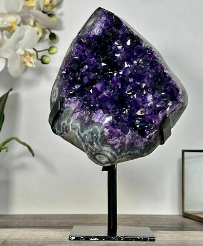 Amethyst Crystal Cluster Geode with Deep Purple Crystals - MWS2651, 29x17x15cm, 4.9kg