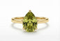 Vakker og Mareshia "Solitaire" enstens 9x7mm Peridot Ring, Gold Vermeil ( 925s Silver )