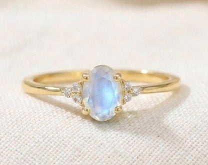 Ny & Trendy 14K Goldplated ( 925s Silver ) Art Deco Vintage Ring - med oval 8x10mm Moonstone sten og Zirkoner
