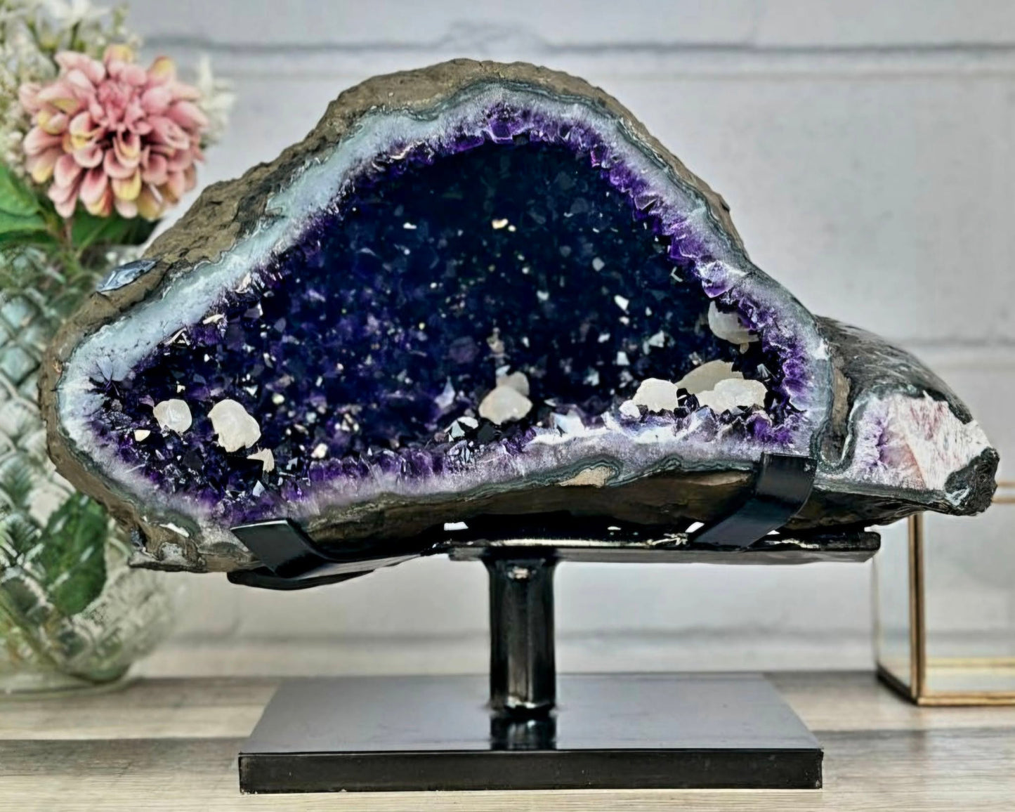 Massive Top Grade Natural Amethyst Geode from Uruguay - MWS2995, 21kg - 32x41x26cm