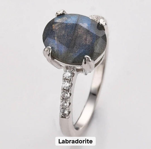 Ny & Trendy 925s Silver Art Deco Vintage Ring - med oval 8x10mm Labradorite sten og Zirkoner