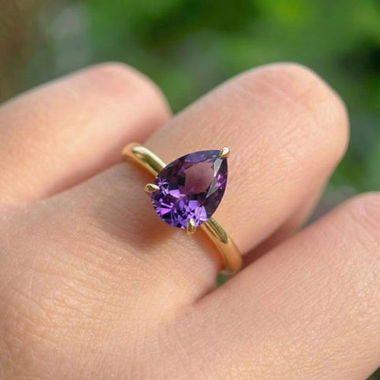 Vakker og Mareshia "Solitaire" enstens 9x7mm Ametyst Ring, Gold Vermeil ( 925s Silver )