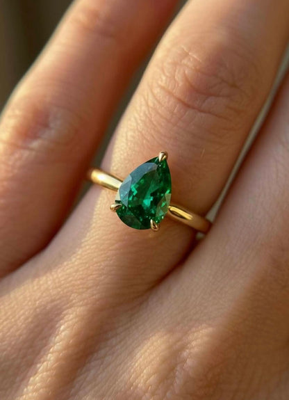 Vakker og Mareshia "Solitaire" enstens 9x7mm Grønn Smaragd Ring, Gold Vermeil ( 925s Silver )
