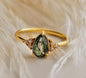 Ny & Trendy 18K Goldplated ( 925s Silver ) Art Deco Vintage Ring - med Tear Drop 10x6mm Green Moss Agate Quartz sten og Zirkoner
