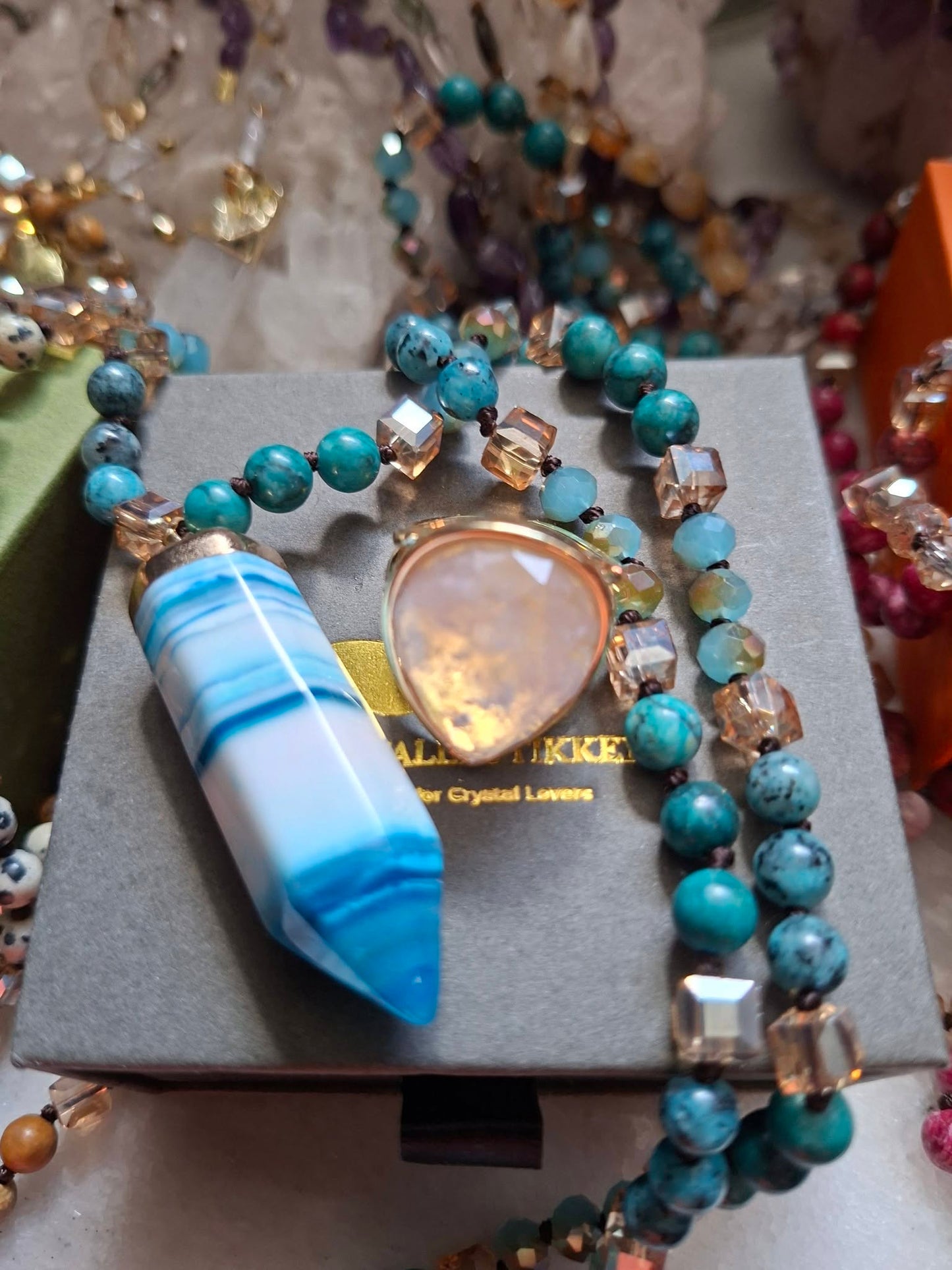 SUMMERDEAL LANGT AGAT MALAKJEDE + TEARDROP RING