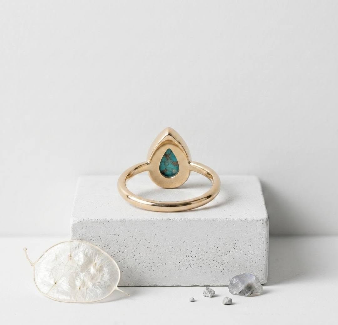 New Mareshia "Solitaire" enstens 8x6mm natural Turquiose Stone Ring, Gold Vermeil ( 925s Silver )