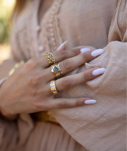 Håndlaget, Designring " LOLI " med Moonstone 18K Gold Electroplated