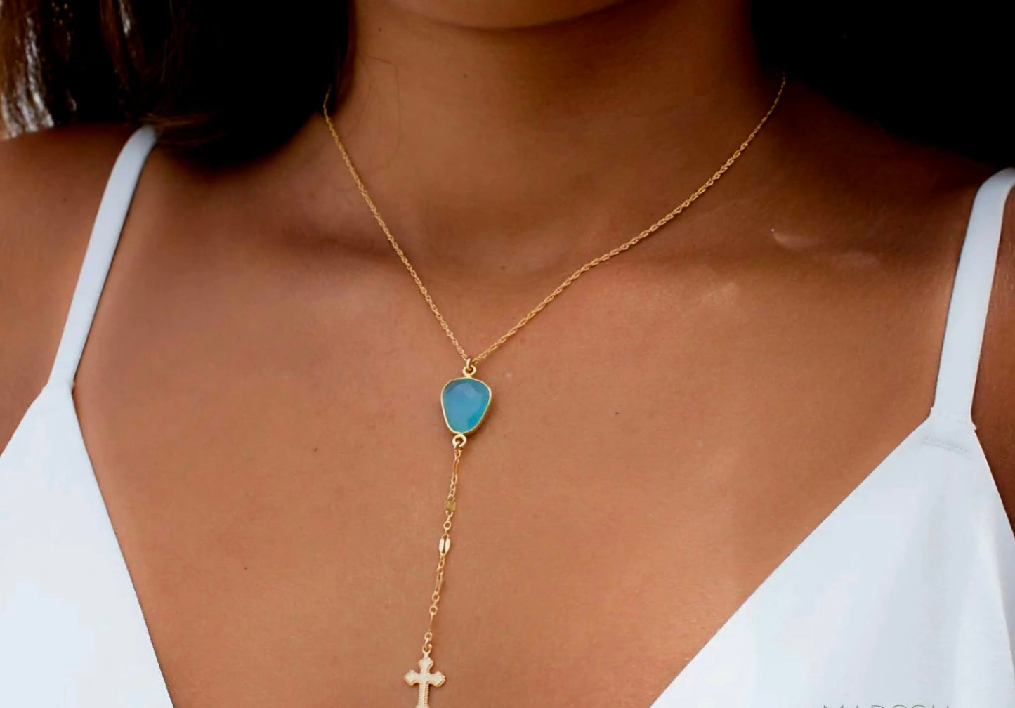 MARESHIA Designkjede Blue Chalsedony m/Kors Decor, 14K Goldfilled
