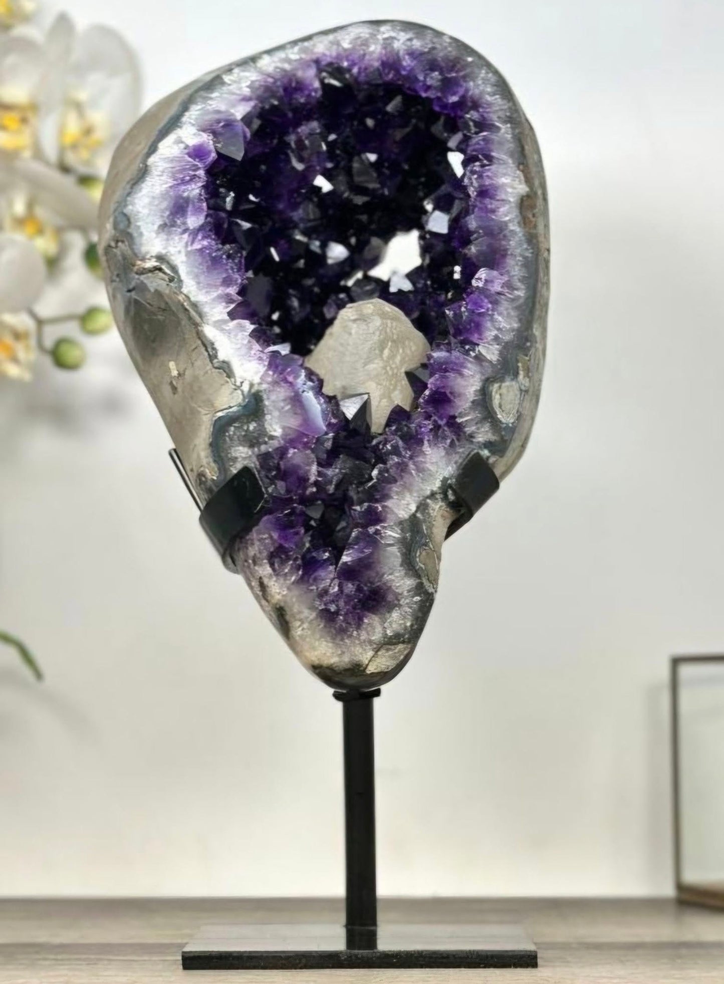 Large Top Grade Amethyst Geode with Calcite Crystal Inclusion - MWS2963, 20.5x16.5 - 3KG