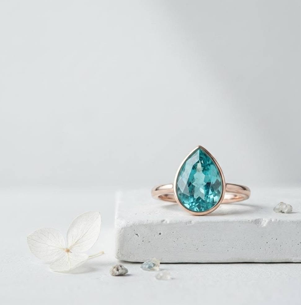 New Mareshia "Solitaire" enstens 9x7mm Teal Sapphire Ring, Gold Vermeil - 925s Silver