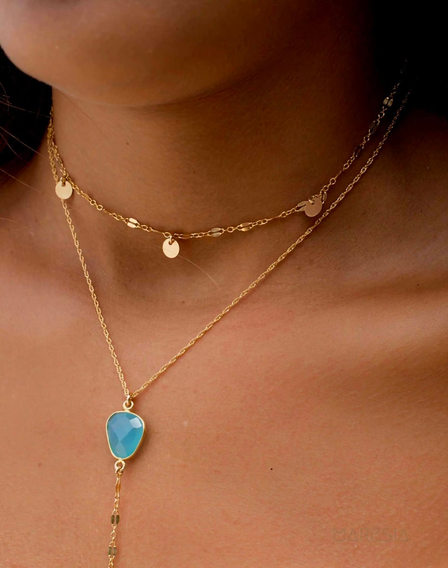 MARESHIA Designkjede Blue Chalsedony m/Kors Decor, 14K Goldfilled