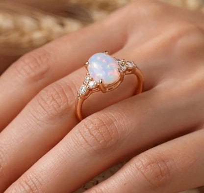 Ny & Trendy 14K Goldplated ( 925s Silver ) Art Deco Vintage Ring - med oval 8x10mm FIRE OPAL sten og Zirkoner