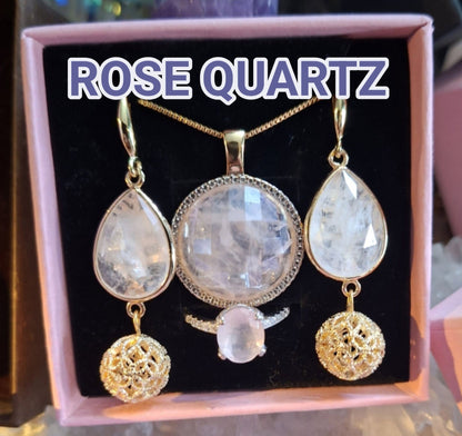 Summersale / Vakkert Rose Quartz Smykkesett ( Kjede, 925s Ring m/zirkoner, Øredobber )