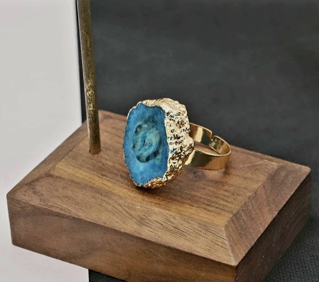 New Aqua Blue AGATE Solar Quartz Fashion Ring, Justerbar - Gold Electroplated